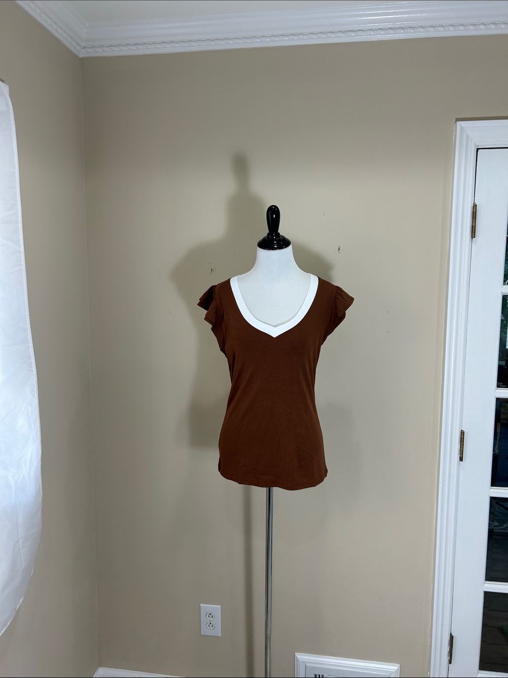 Women’s Brown Short Sleeve V-Neck Tee with White Trim